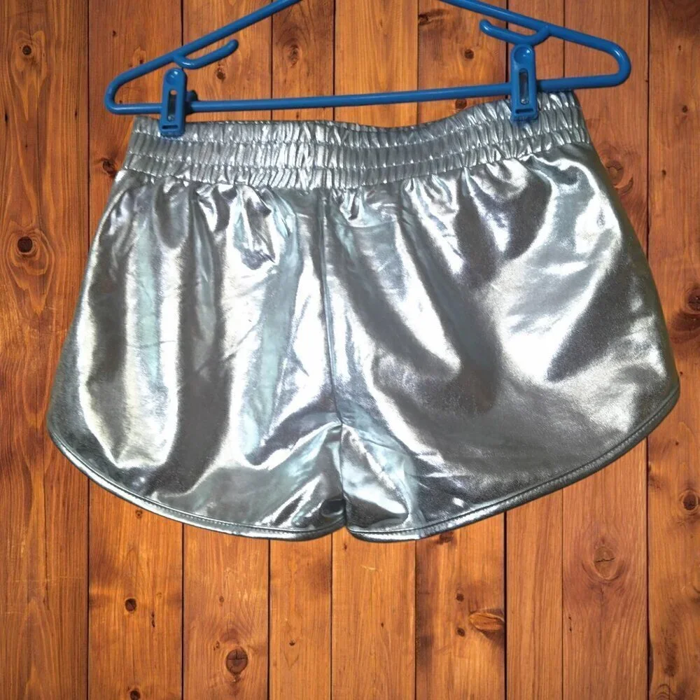 Pumpkino Size Medium Yoga Hot Silver Shiny Pockets Stretch Pull On Short New